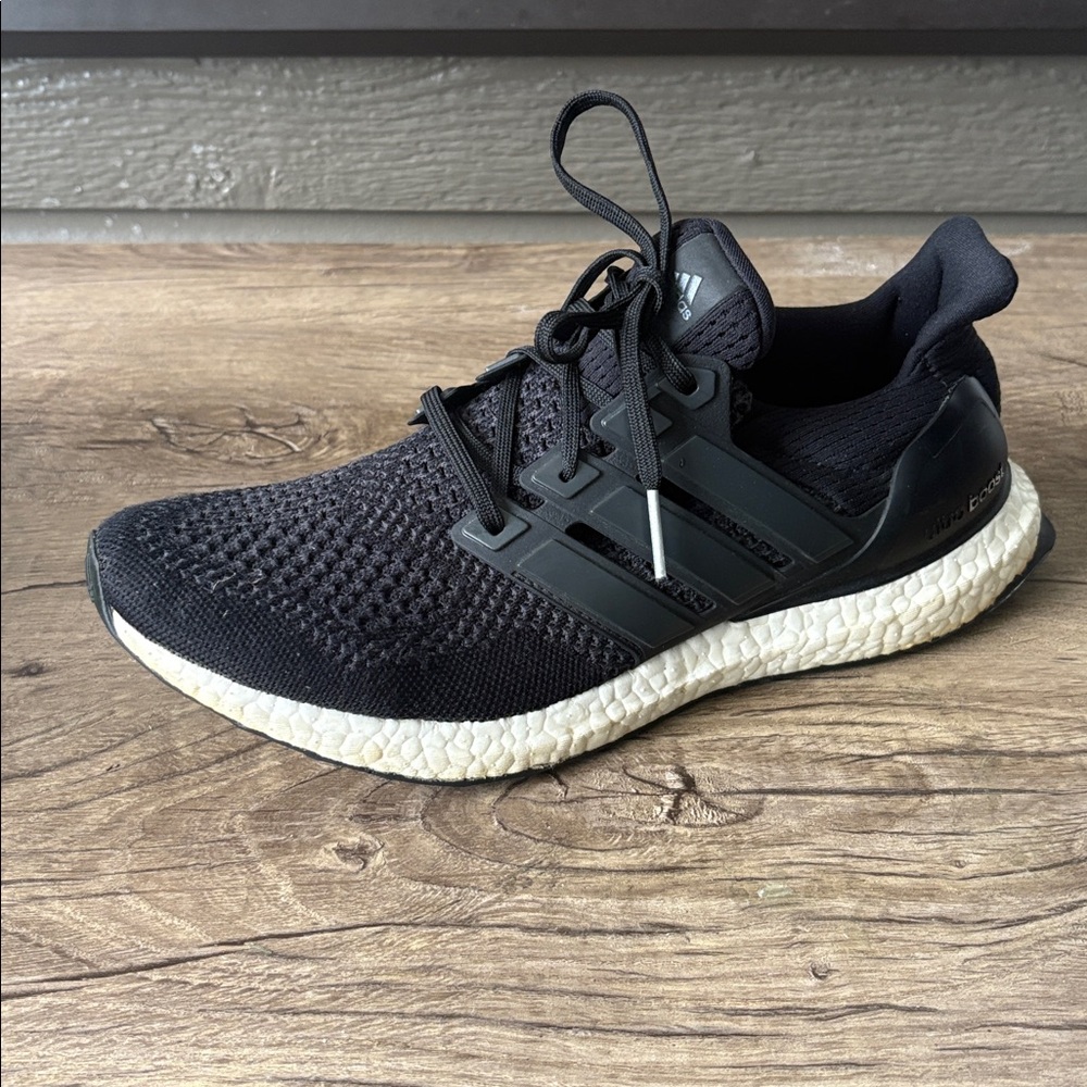 Adidas ultraboost Men's Athletic Shoes size 11 - Picture 4 of 10
